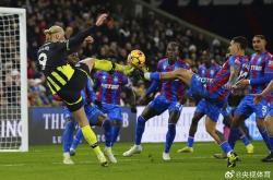 爱游戏体育-曼城连续取胜，恐今晚出线！强势卫冕冠军的简单介绍