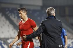 爱游戏APP-波兰队碾压中国队，王皓统治全场