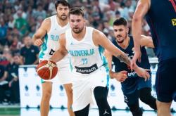 AYXapp下载-塞尔维亚男篮完胜澳大利亚男篮，东契奇制霸全场的简单介绍