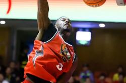 爱游戏-篮球队主场取得七连胜创历史