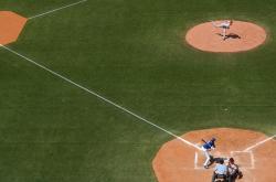 爱游戏体育-黄蜂对阵独行侠，福克斯刷新纪录的夜晚