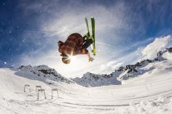 爱游戏大厅-西甲国家德比之夜，莱奥扛起全队