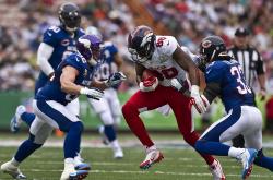 爱游戏娱乐-活塞节奏掌控国王，字母哥关键回合不手软—现代篮球的攻防博弈艺术