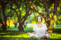 AYX官方直播-太阳碾压火箭，布克状态火热，凤凰城升起新曙光