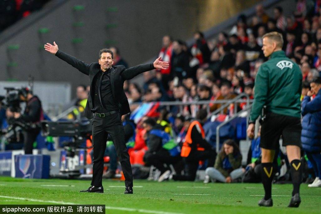 亚洲球员在欧冠赛场上披荆斩棘