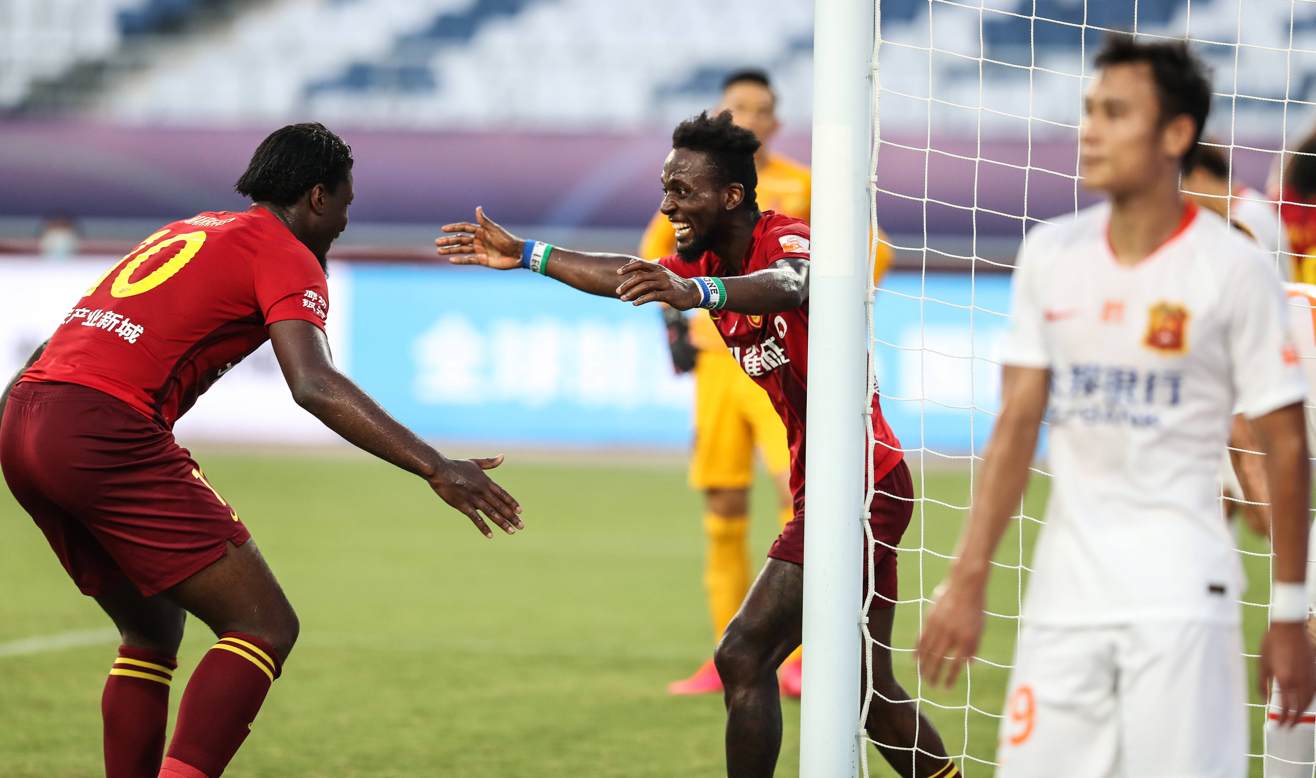 武汉卓尔客场大胜河北华夏幸福，排名升至第四的简单介绍