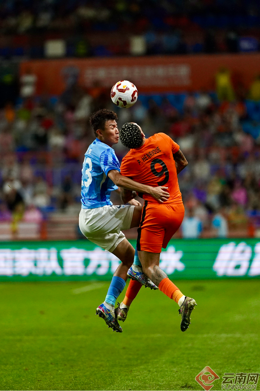 中超比赛胜负悬念密布，每一场比赛都令人紧张