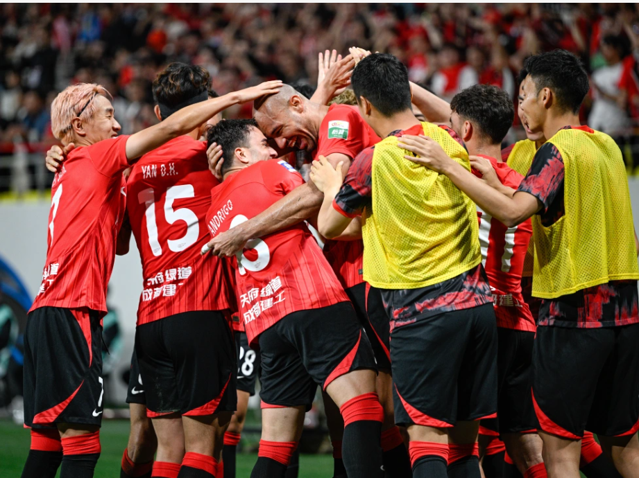 中超比赛胜负悬念密布，每一场比赛都令人紧张