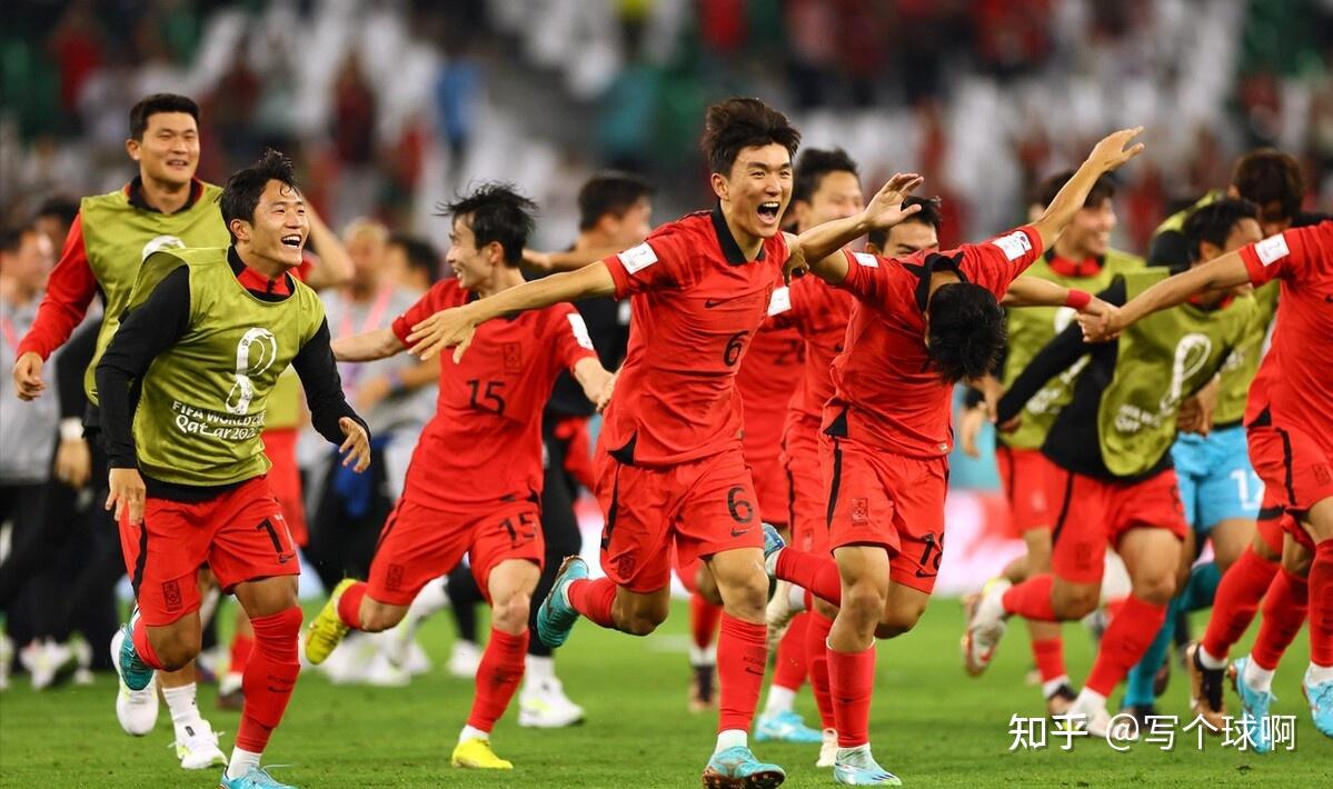 包含葡萄牙虽小组出线，但晋级形势险象环生的词条