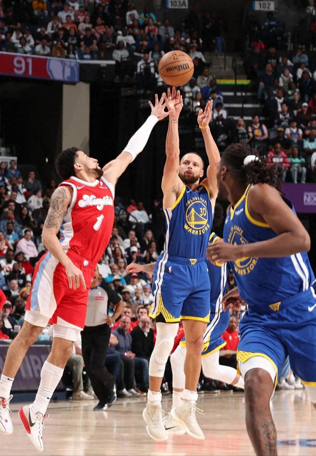 包含独行侠险胜76人，布克扛起全队的词条