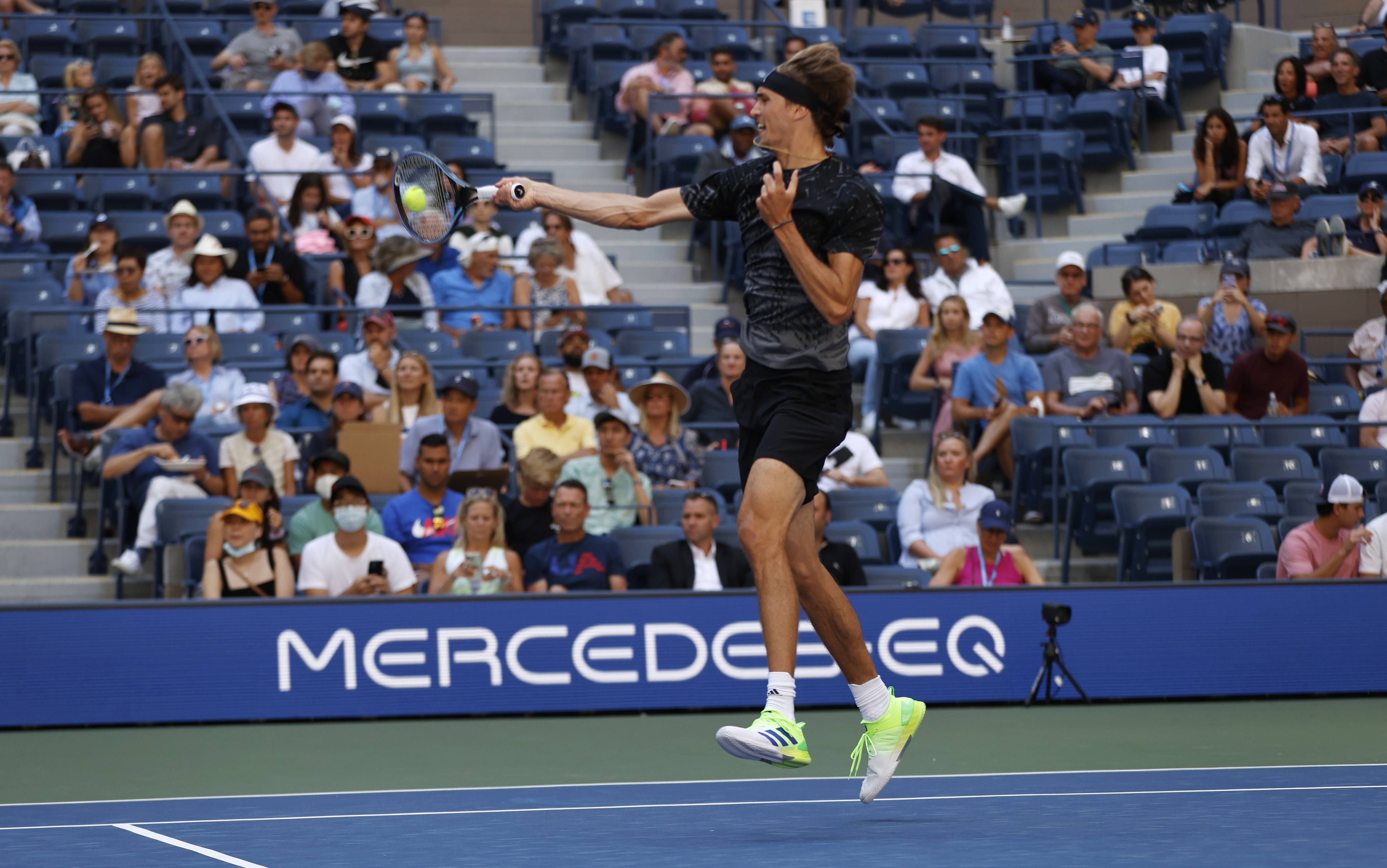 ATP总决赛险胜美网，兹维列夫带队取胜