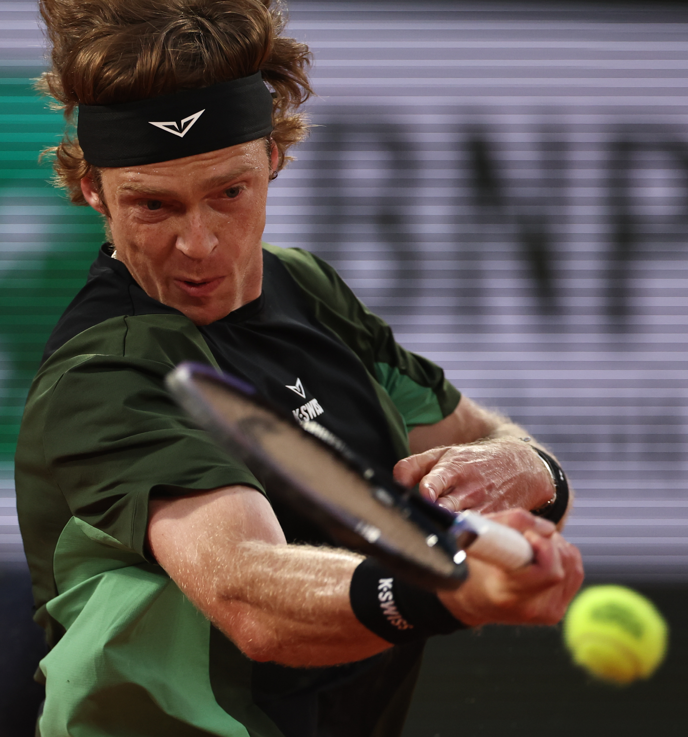 法网逆转拉沃尔杯，辛纳关键制胜