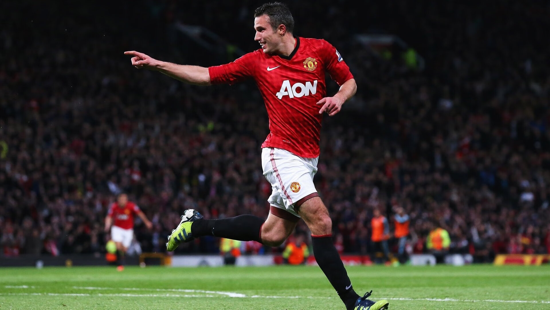 法拉利轻取阿斯顿马丁，维斯塔潘关键制胜，策略与勇气的双重奏