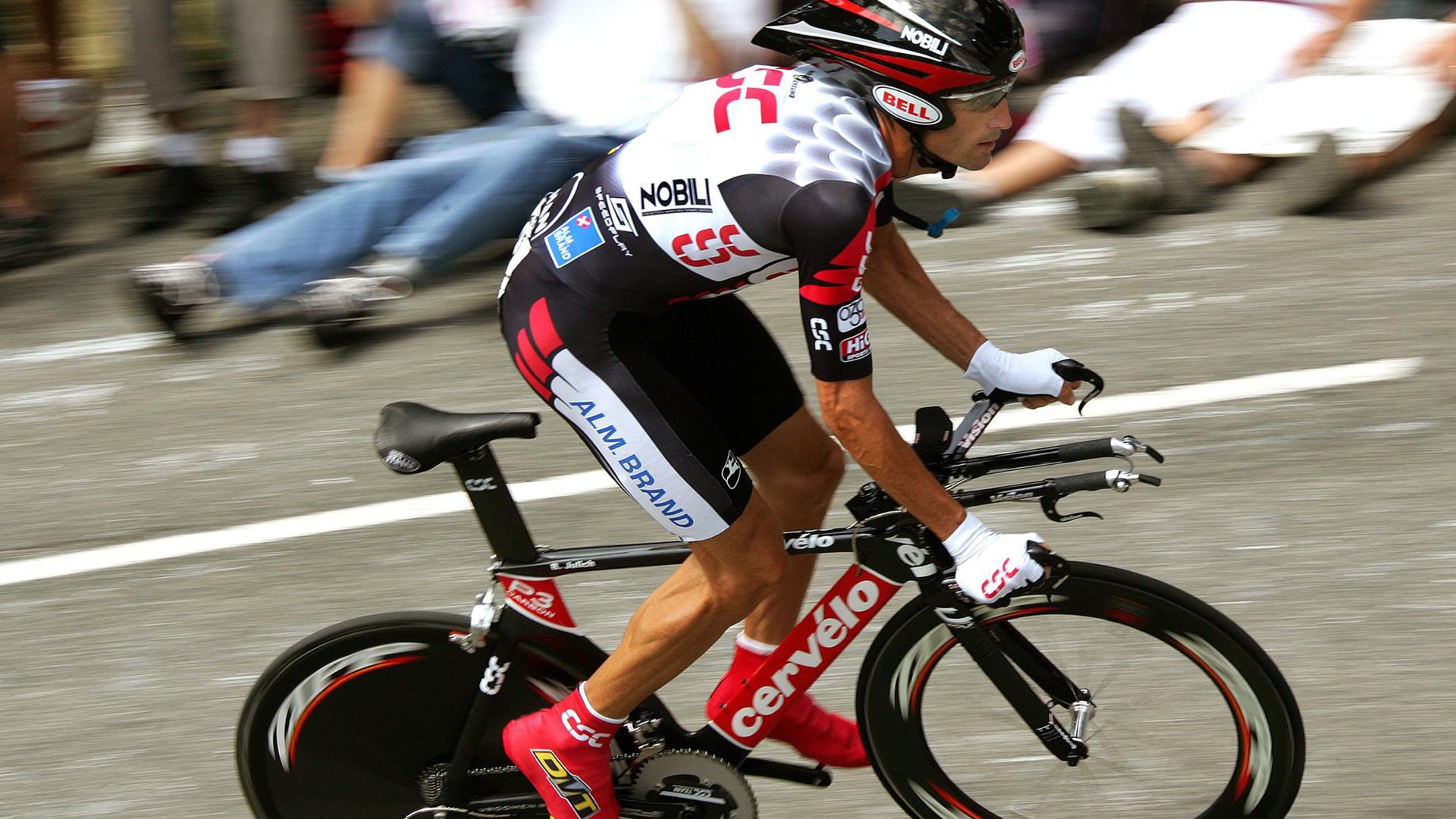 赛道风云,迈凯伦轻取红牛,勒克莱尔率队登顶