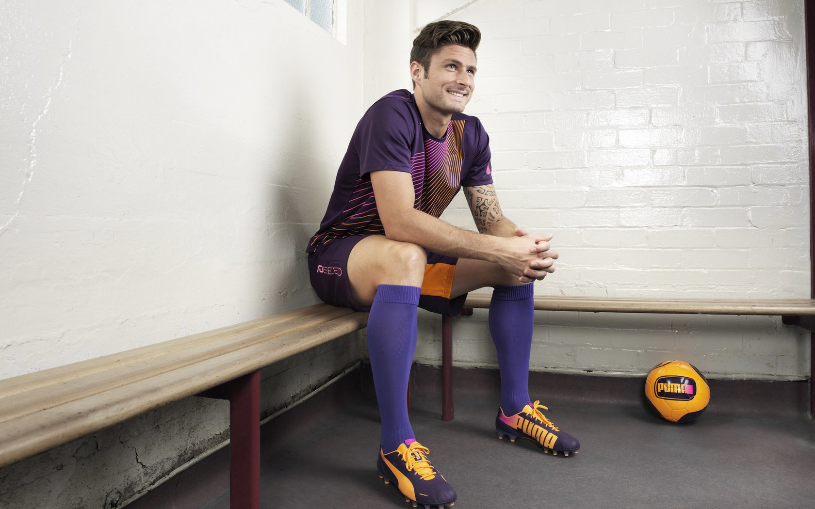 奇迹之夜，莱比锡红牛翻盘挪威，梅西统治全场诠释何为传奇