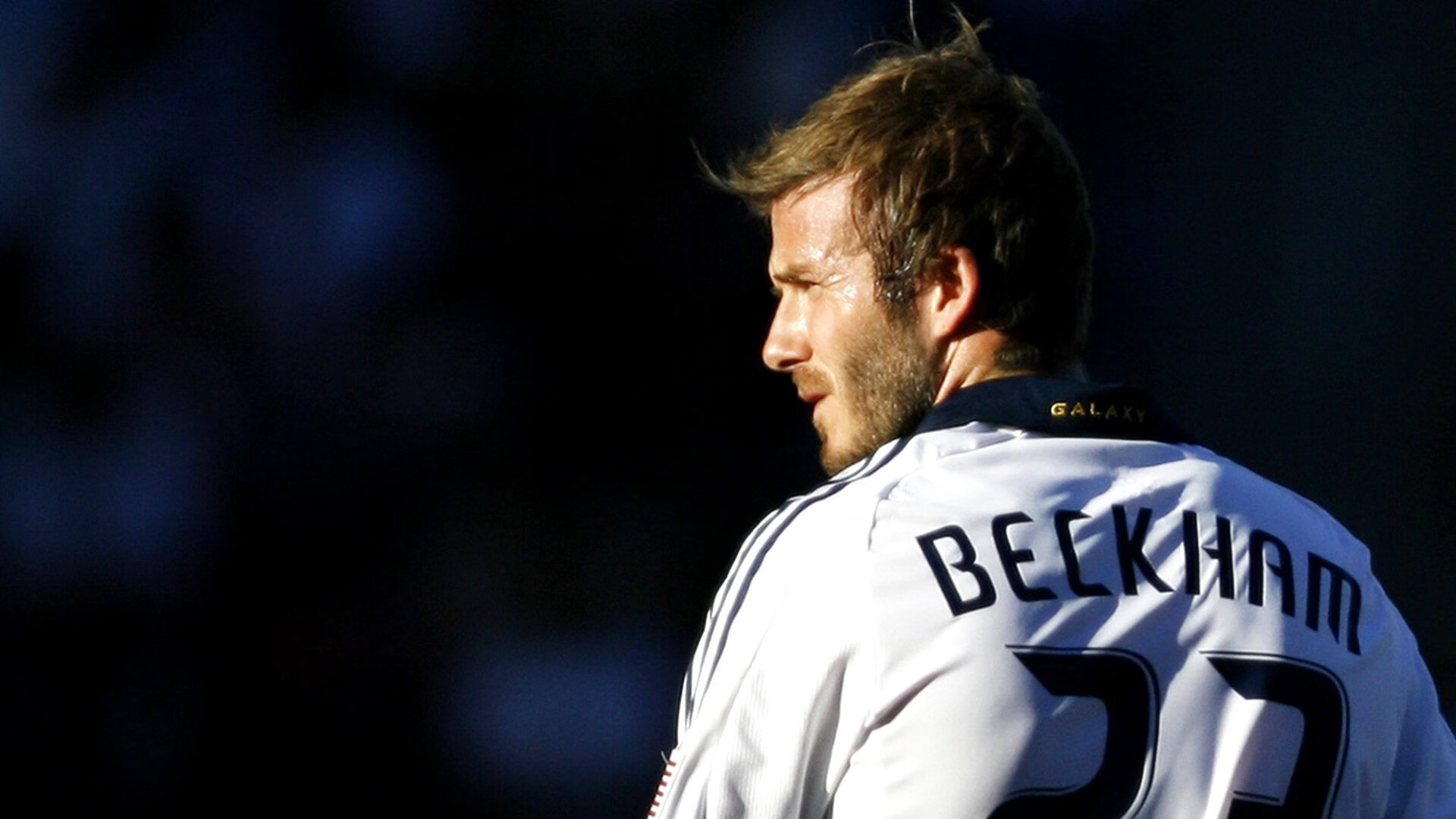 赛道与球场的双重奏，当F1年度争冠战火燃起，灰熊狂胜广东队书写跨界传奇