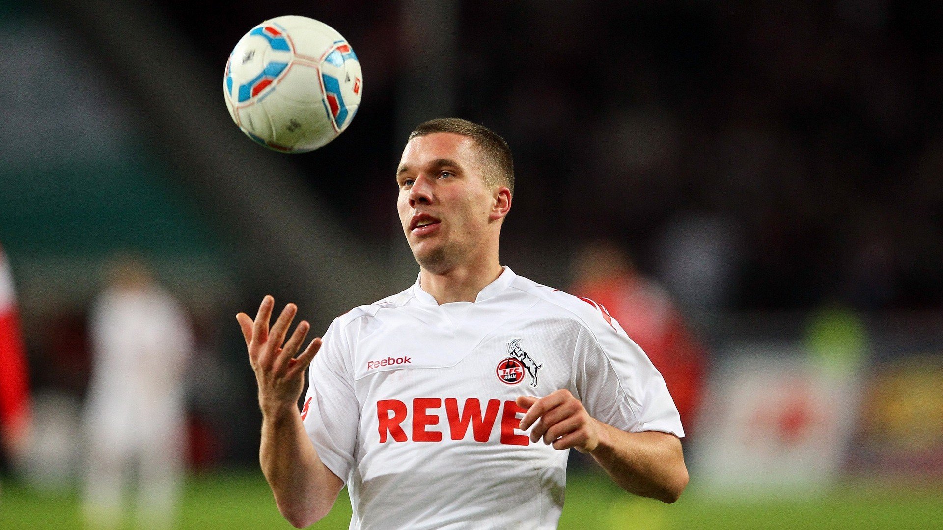 欧冠半决赛之夜，萨内表现堪称教科书